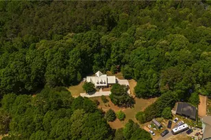550 Oak Ridge Dr, Oxford, GA 30054 - Photo 2