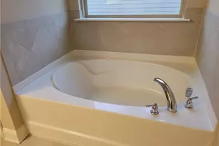 1066 Lakeview Oaks Ct, Grayson, GA 30017 - Photo 16