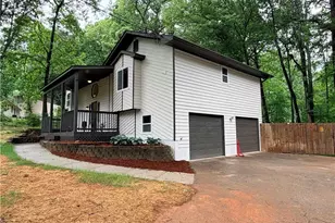 499 Hearth Pl, Lawrenceville, GA 30043 - Photo 2