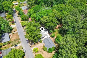 2828 Cloverhurst Dr, Atlanta, GA 30344 - Photo 34