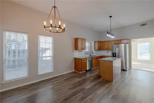 10950 Pinehigh Dr, Alpharetta, GA 30022 - Photo 6