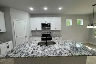 2057 N Hicks Rd, Toccoa, GA 30577 - Photo 12