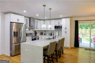 280 W Lake Dr NW, Atlanta, GA 30314 - Photo 2