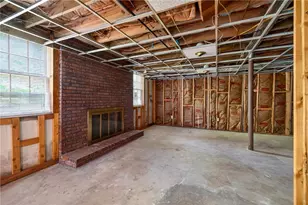 2070 Clay Dr NE, Sandy Springs, GA 30350 - Photo 36