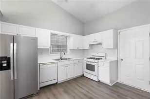 2110 Racquet Club Circle, Lawrenceville, GA 30043 - Photo 12