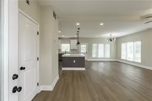 134 Boulder Dr, Toccoa, GA 30577 - Photo 2