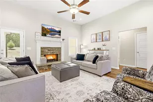 199 Oakwood Dr, Commerce, GA 30529 - Photo 8