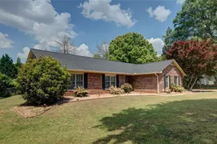 110 Beacon Dr, Fayetteville, GA 30215 - Photo 2