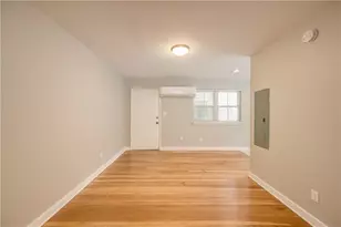 880 St Charles Ave NE, Atlanta, GA 30306 - Photo 2