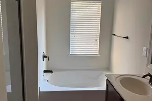 1921 Paxton Ridge Ct, Lilburn, GA 30047 - Photo 10