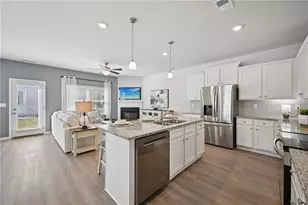 401 Lanier Cir, Woodstock, GA 30189 - Photo 10