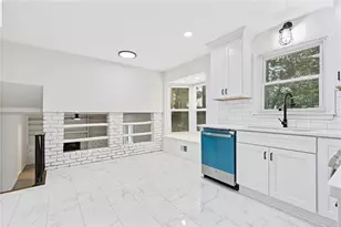 942 Hearthstone Dr, Stone Mountain, GA 30083 - Photo 18