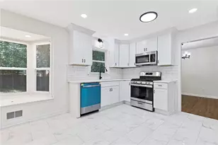 942 Hearthstone Dr, Stone Mountain, GA 30083 - Photo 16