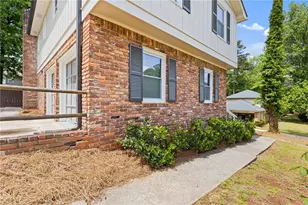 942 Hearthstone Dr, Stone Mountain, GA 30083 - Photo 6