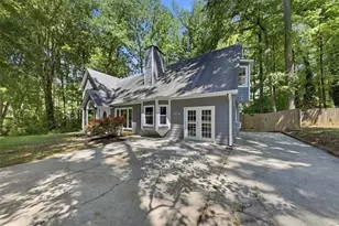 3147 Oak Leaf Ct, Marietta, GA 30064 - Photo 2