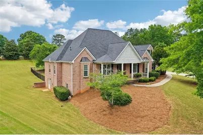 807 Kennedy Court, Loganville, GA 30052 - Photo 4