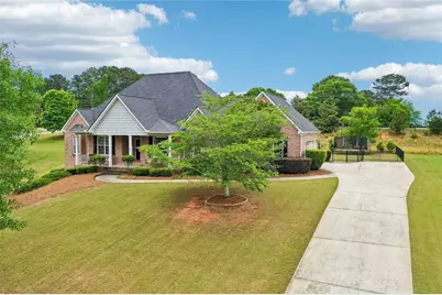 807 Kennedy Court, Loganville, GA 30052 - Photo 2