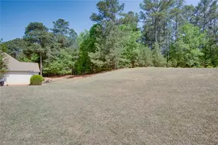 7601 The Lakes Dr, Fairburn, GA 30213 - Photo 16