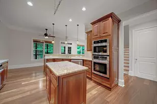 698 Royer Ct, Sandy Springs, GA 30342 - Photo 18