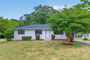 207 Buena Vista St, Winder, GA 30680 - Photo 1
