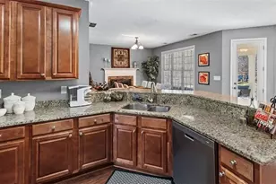 310 Persimmon Dr, Sharpsburg, GA 30277 - Photo 14