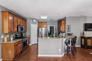 310 Persimmon Dr, Sharpsburg, GA 30277 - Photo 16