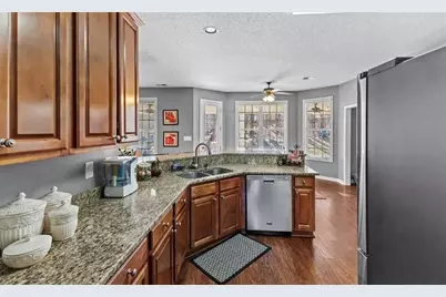 310 Persimmon Drive, Sharpsburg, GA 30277 - Photo 12