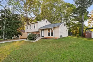 3049 Meadow Wood Ct, Lawrenceville, GA 30044 - Photo 2