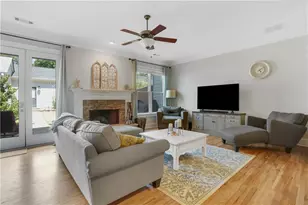 1542 Ridenour Pkwy NW, Kennesaw, GA 30152 - Photo 4