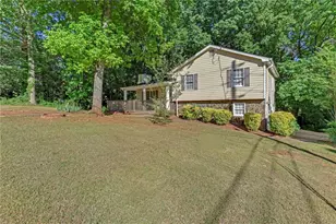 474 Russell Ridge Dr, Lawrenceville, GA 30043 - Photo 2