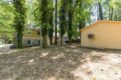 383 Ben Avenue SW, Lilburn, GA 30047 - Photo 38