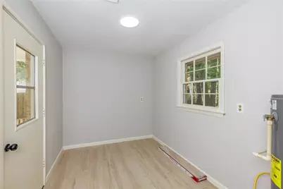 383 Ben Avenue SW, Lilburn, GA 30047 - Photo 18