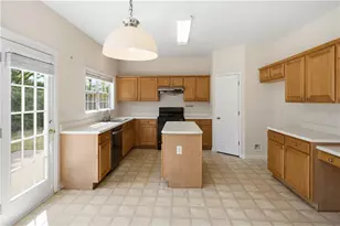 4721 Creek Hill Ln, Sugar Hill, GA 30518 - Photo 10