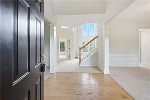 4721 Creek Hill Ln, Sugar Hill, GA 30518 - Photo 2