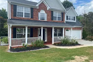 4041 Oak Crossing Dr, Suwanee, GA 30024 - Photo 2