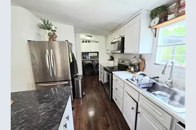 4855 Peachtree Drive, Buford, GA 30518 - Photo 10