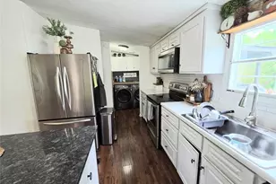 4855 Peachtree Dr, Buford, GA 30518 - Photo 10