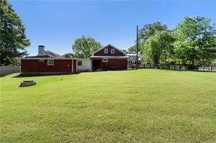 527 Main St, Suwanee, GA 30024 - Photo 8