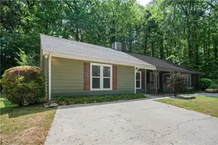 4067 Coopers Hill Dr SE, Smyrna, GA 30080 - Photo 2