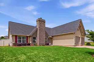 346 River Mist Cir, Jefferson, GA 30549 - Photo 2