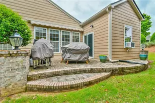 6305 Ashwood Ln, Hoschton, GA 30548 - Photo 4