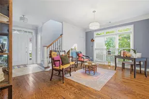 4565 Windsor Park Pl, Atlanta, GA 30342 - Photo 2