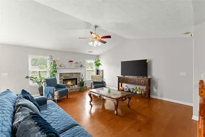 4570 Summerset Drive, Gainesville, GA 30507 - Photo 6