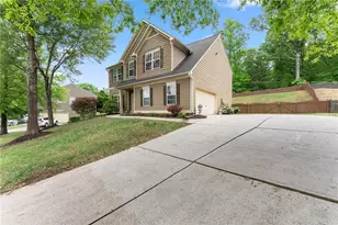 6615 Grove Meadows Ln, Cumming, GA 30028 - Photo 4