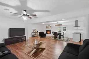 405 W Barbara Ln, Carrollton, GA 30117 - Photo 4