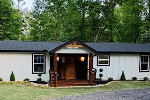 2363 Hi Roc Cir NE, Conyers, GA 30012 - Photo 2
