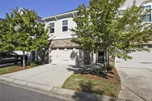 112 Davina Dr, Smyrna, GA 30082 - Photo 2