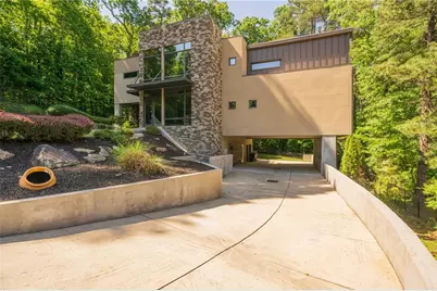 643 Larchmont Circle NW, Atlanta, GA 30318 - Photo 32