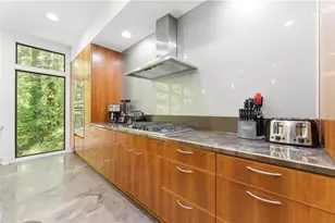 643 Larchmont Cir NW, Atlanta, GA 30318 - Photo 10