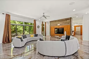 643 Larchmont Cir NW, Atlanta, GA 30318 - Photo 6